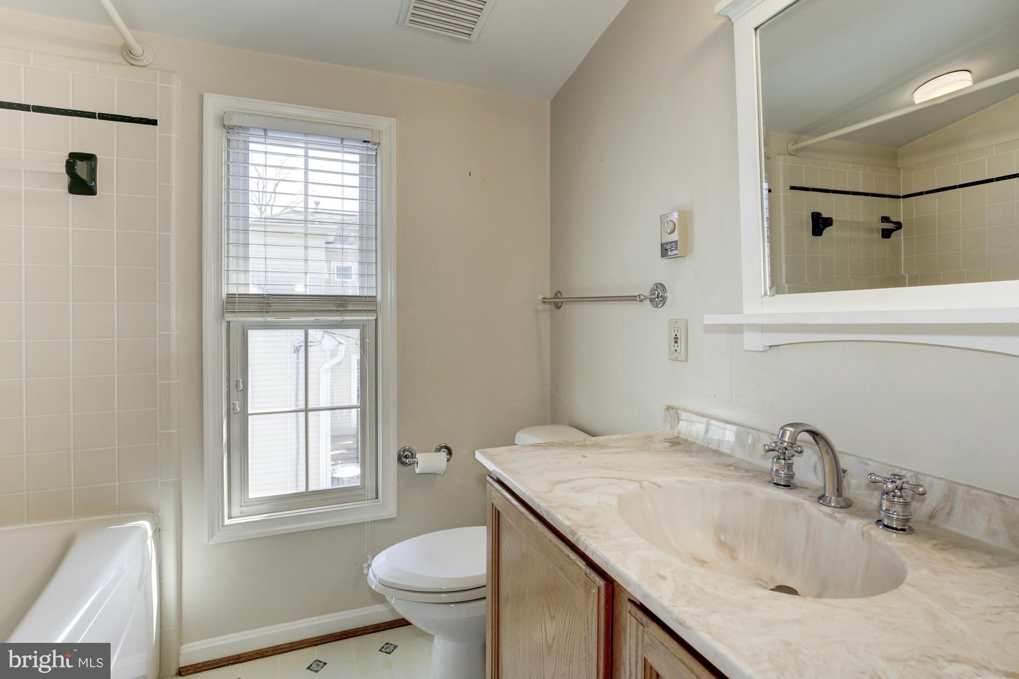 4832 16th Road North Arlington, VA 22207 - Photo 19 of 24 Bath (Master)