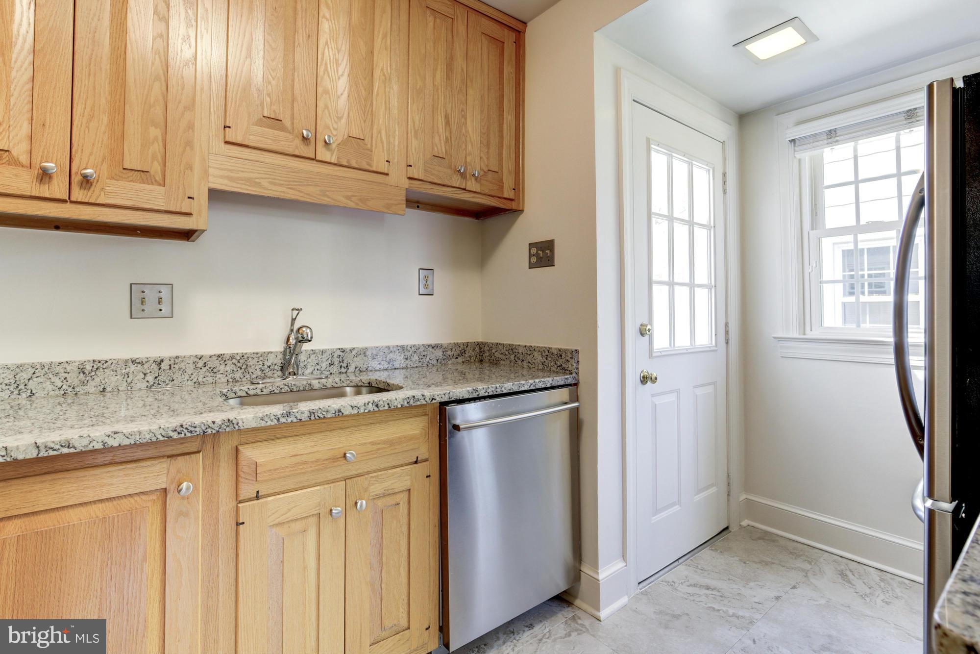 4832 16th Road North Arlington, VA 22207 - Photo 9 of 24 Kitchen