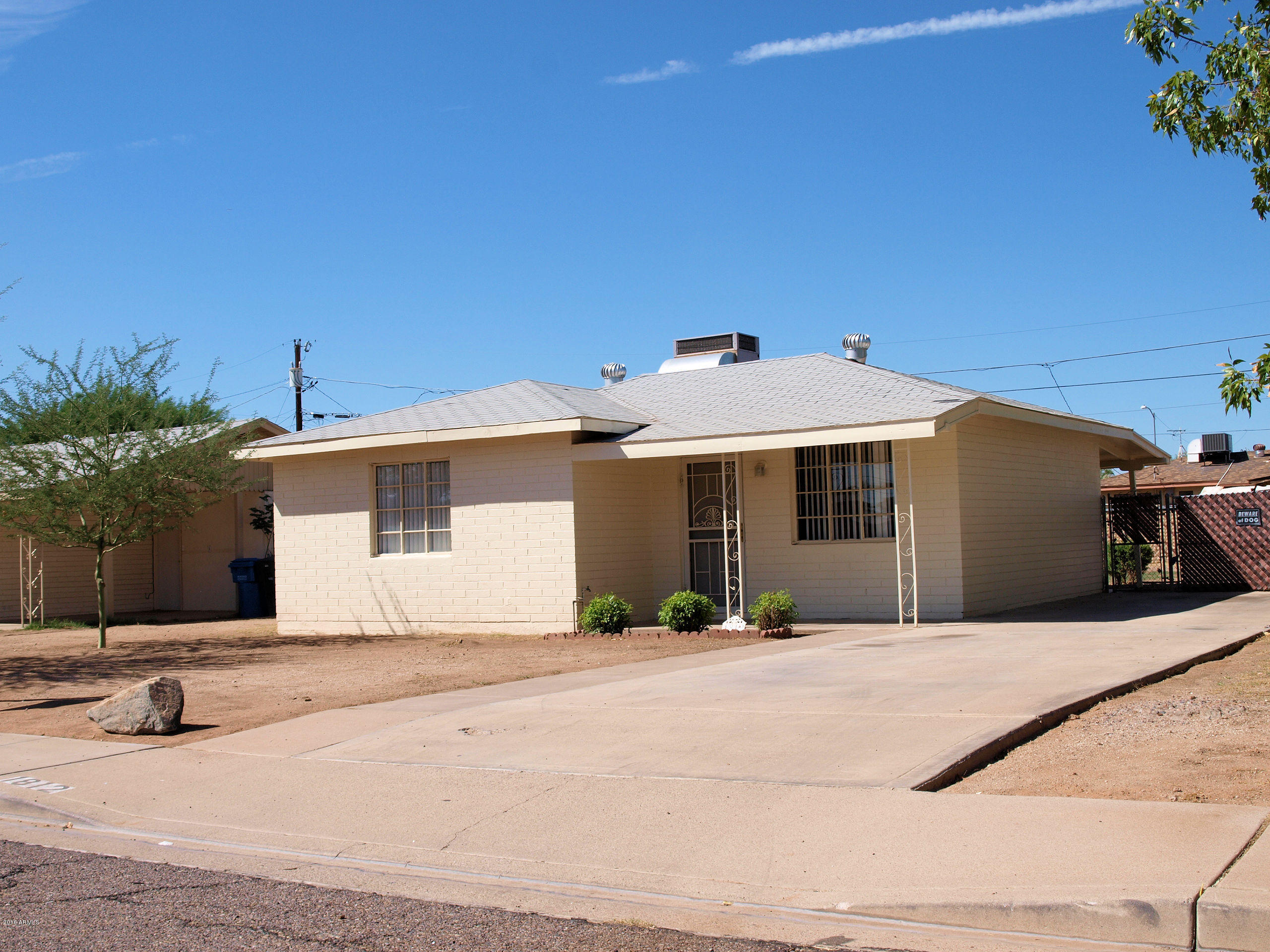 1812 East Cheery Lynn Road Phoenix, AZ 85016 - Photo 3 of 17 704 - Front View 2