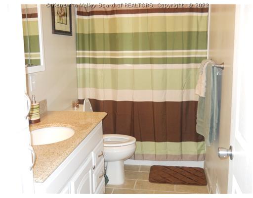 918 Chappell Road Charleston, WV 25304 - Photo 8 of 16 Main Level Bathroom.