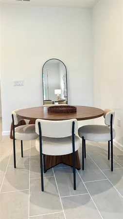 a view of livingroom with furniture