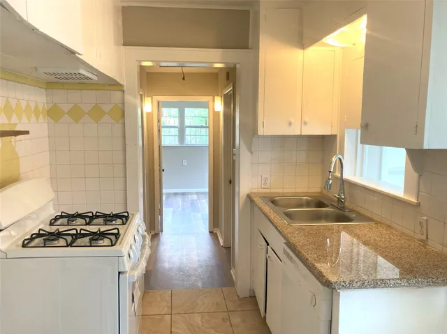 $1,850 | 1005 Staples Avenue, Seabrook, TX 77586