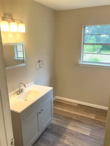 $1,850 | 1005 Staples Avenue, Seabrook, TX 77586