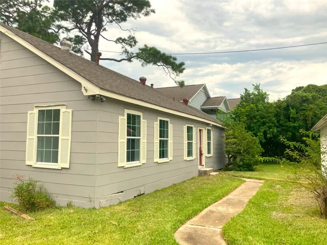 $1,850 | 1005 Staples Avenue, Seabrook, TX 77586