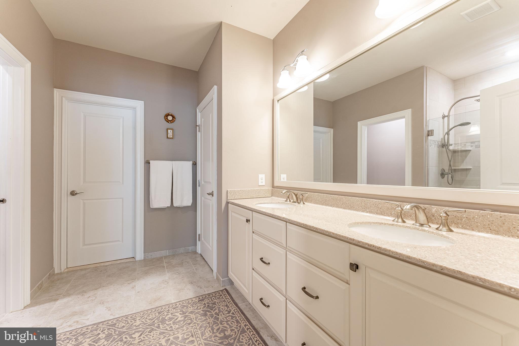 3858 Meadow View Farm Road Newtown Square, PA 19073 - Photo 31 of 69 Primary en-suite