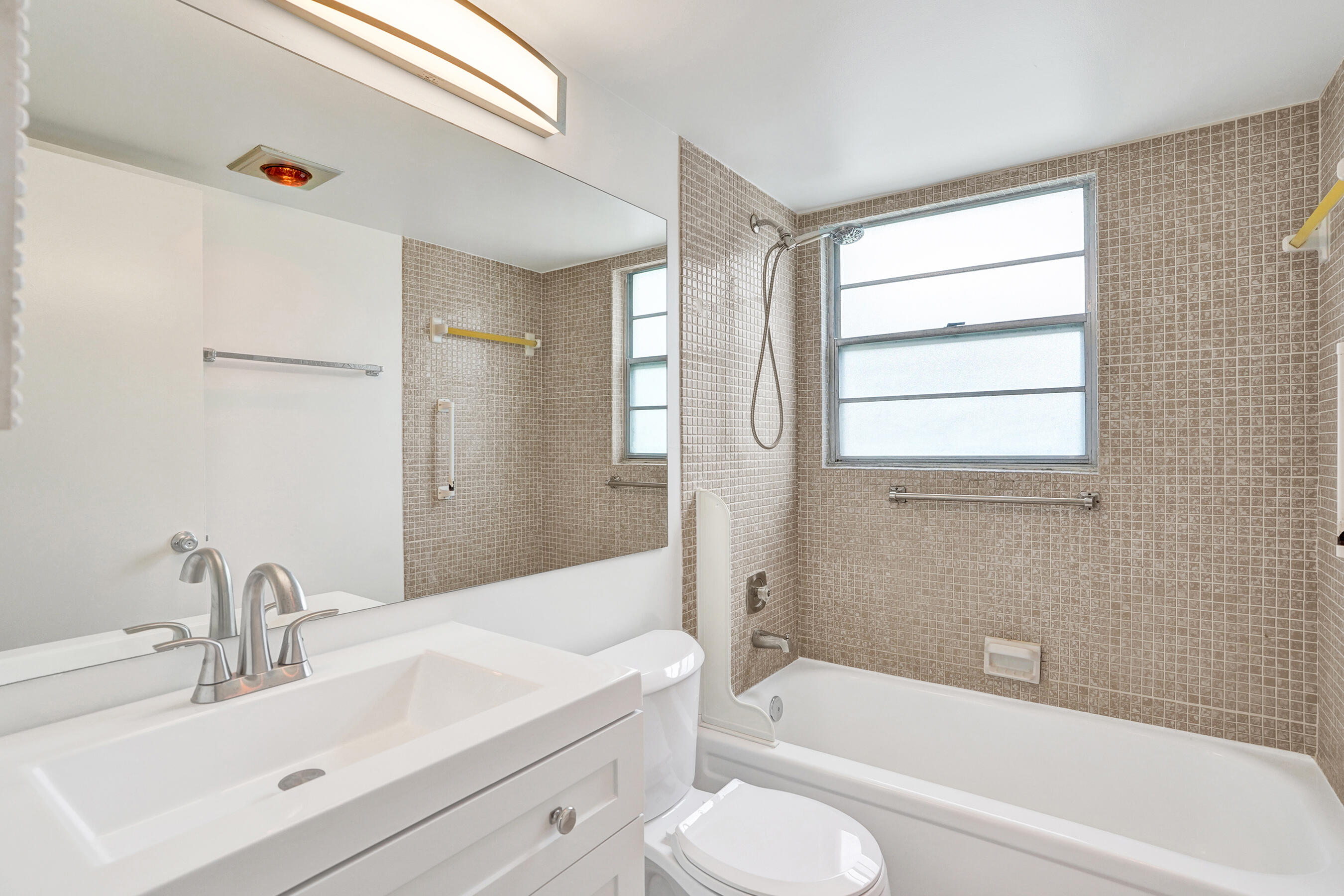 57 Dorset Drive, Unit B Boca Raton, FL 33434 - Photo 11 of 25 DSC09159