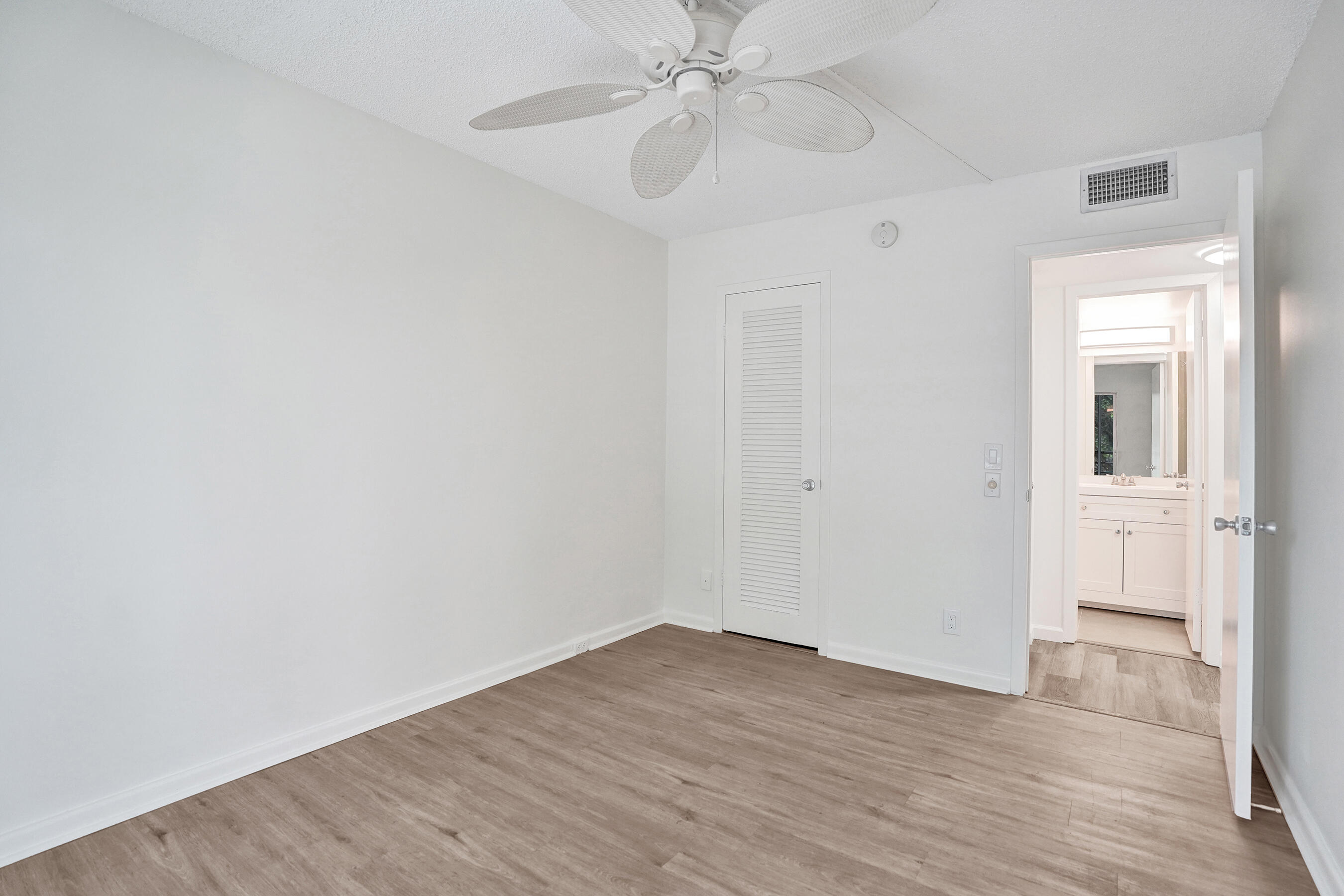 57 Dorset Drive, Unit B Boca Raton, FL 33434 - Photo 16 of 25 DSC09174