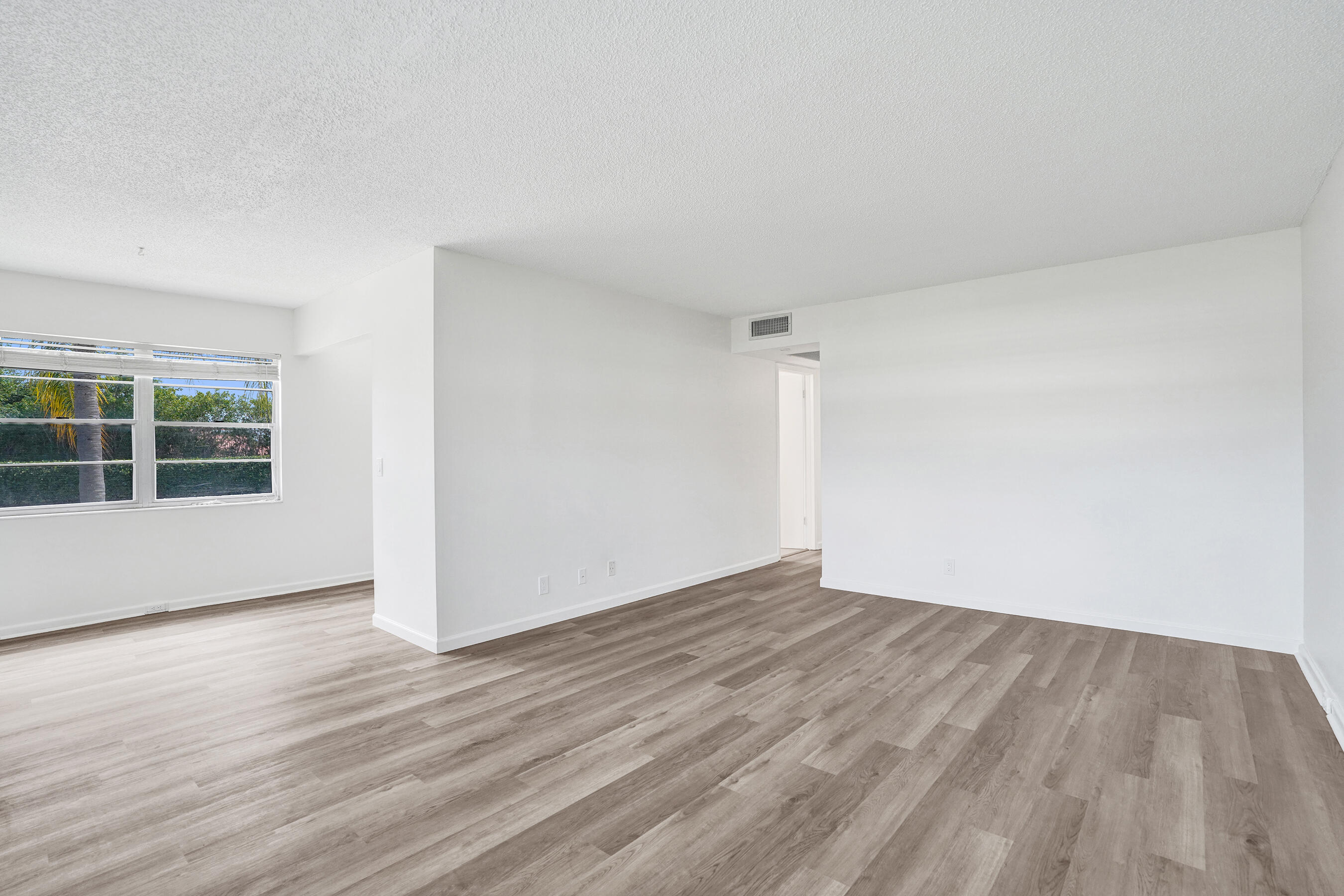 57 Dorset Drive, Unit B Boca Raton, FL 33434 - Photo 3 of 25 DSC09135
