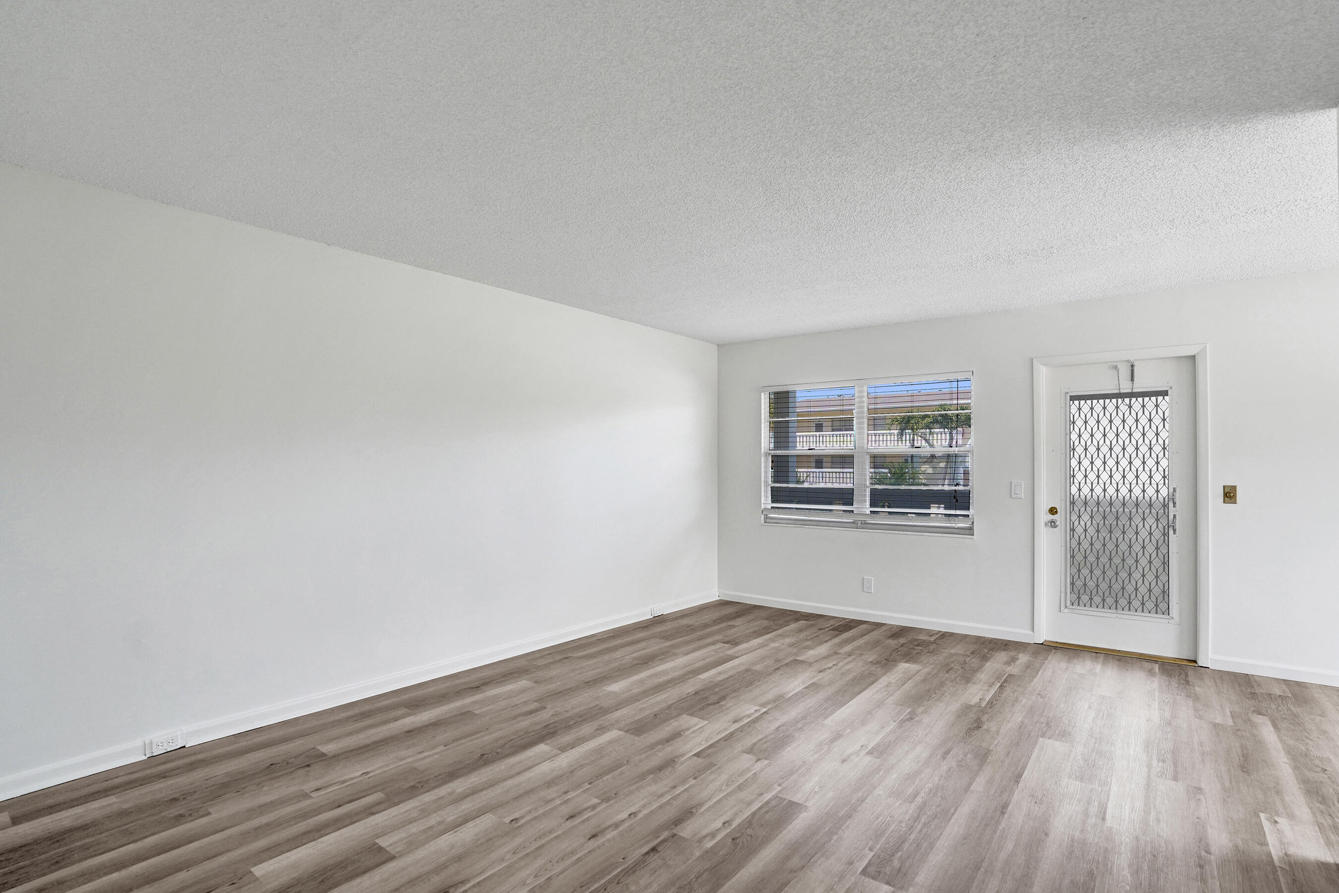 57 Dorset Drive, Unit B Boca Raton, FL 33434 - Photo 5 of 25 DSC09141