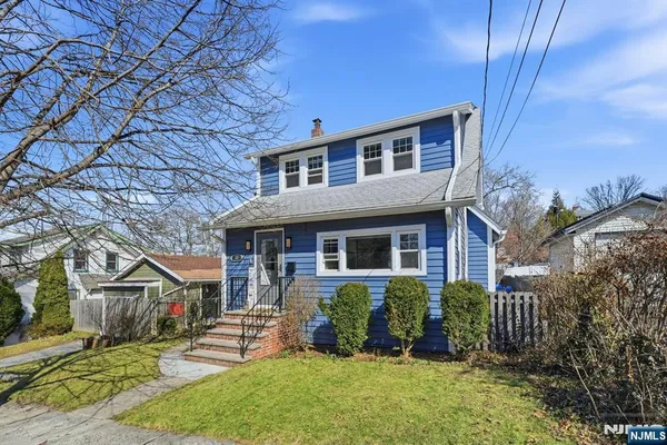 $599,999 | 33 Beechwood Avenue, Bogota, NJ 07603