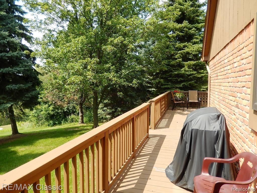 36722 Valley Ridge Drive Farmington Hills, MI 48331 - Photo 14 of 33