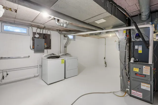 $210,000 | 2310 Washington Street, Davenport, IA 52804