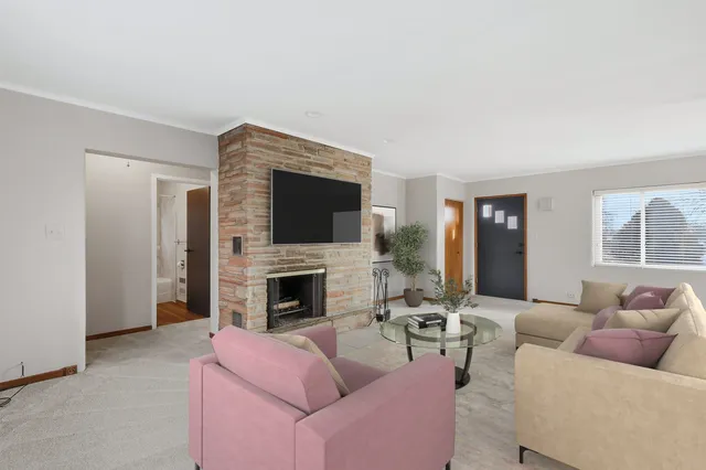 $210,000 | 2310 Washington Street, Davenport, IA 52804