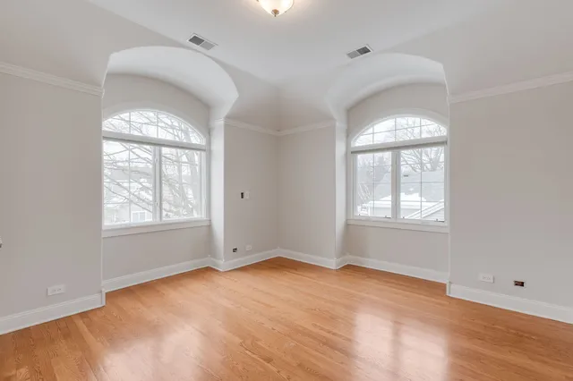 $11,000 | 420 Pine Manor Drive, Wilmette, IL 60091