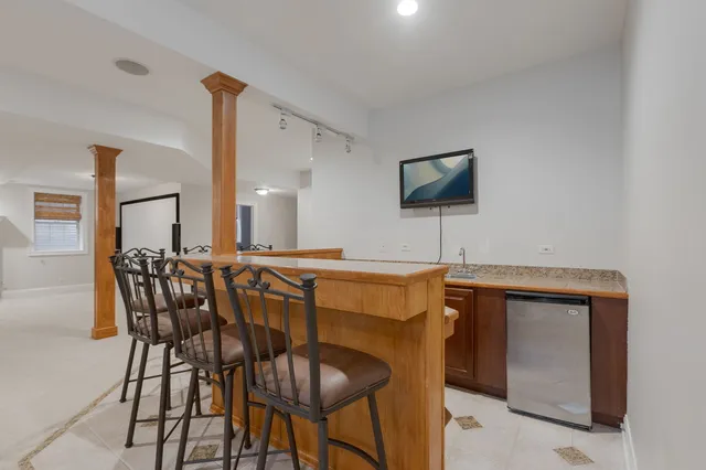 $11,000 | 420 Pine Manor Drive, Wilmette, IL 60091