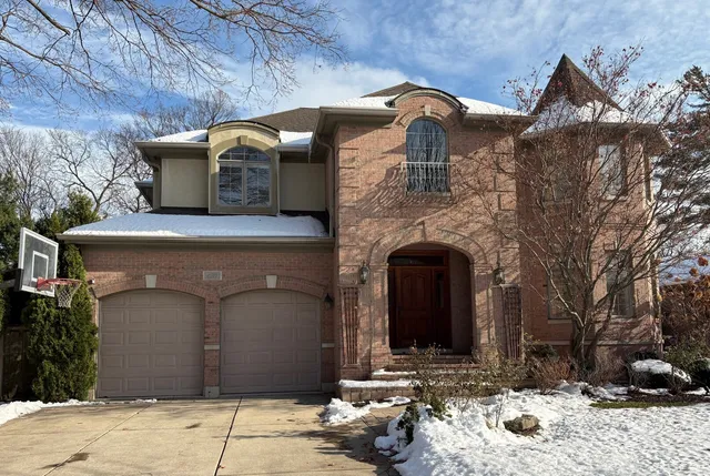 $11,000 | 420 Pine Manor Drive, Wilmette, IL 60091