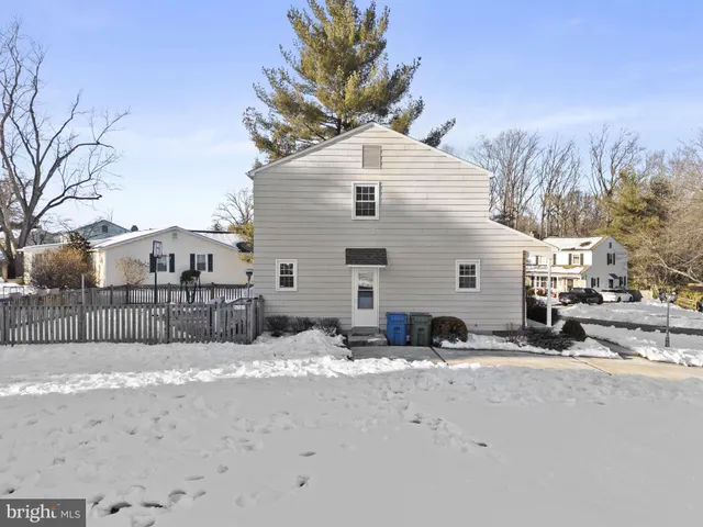 a view of a white house