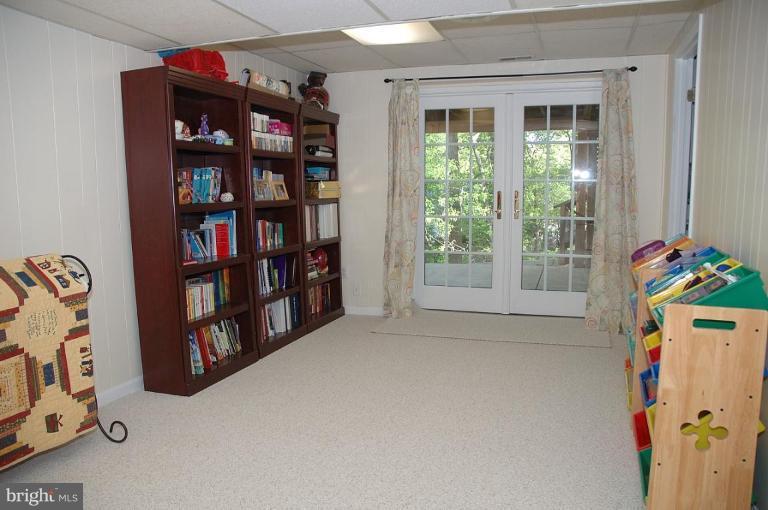 7131 Hamor Lane Springfield, VA 22153 - Photo 8 of 14 Recreation Room