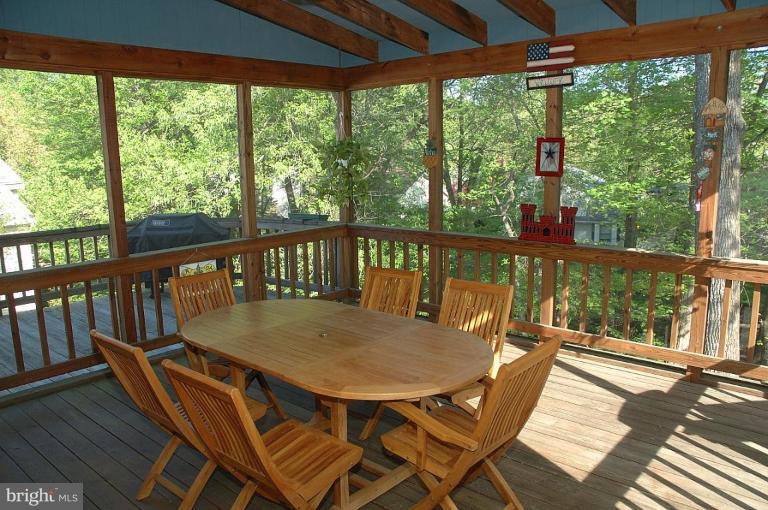 7131 Hamor Lane Springfield, VA 22153 - Photo 9 of 14 Porch