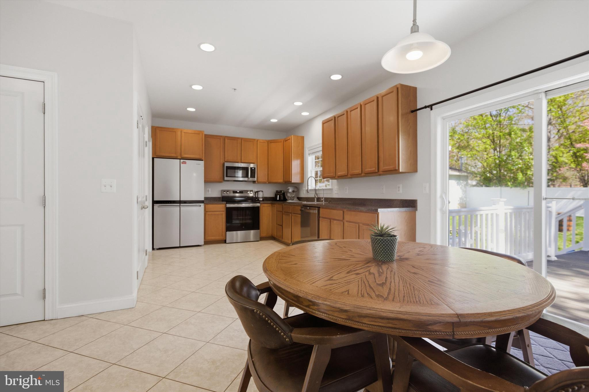 7717 Colonial Beach Road Pasadena, MD 21122 - Photo 17 of 51