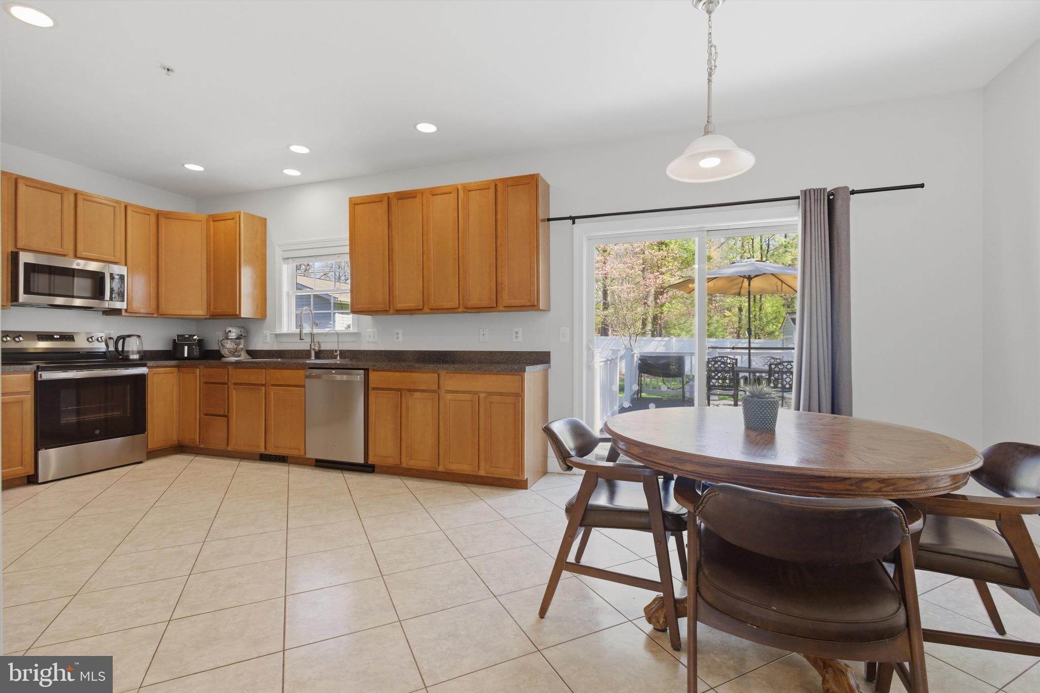 7717 Colonial Beach Road Pasadena, MD 21122 - Photo 18 of 51