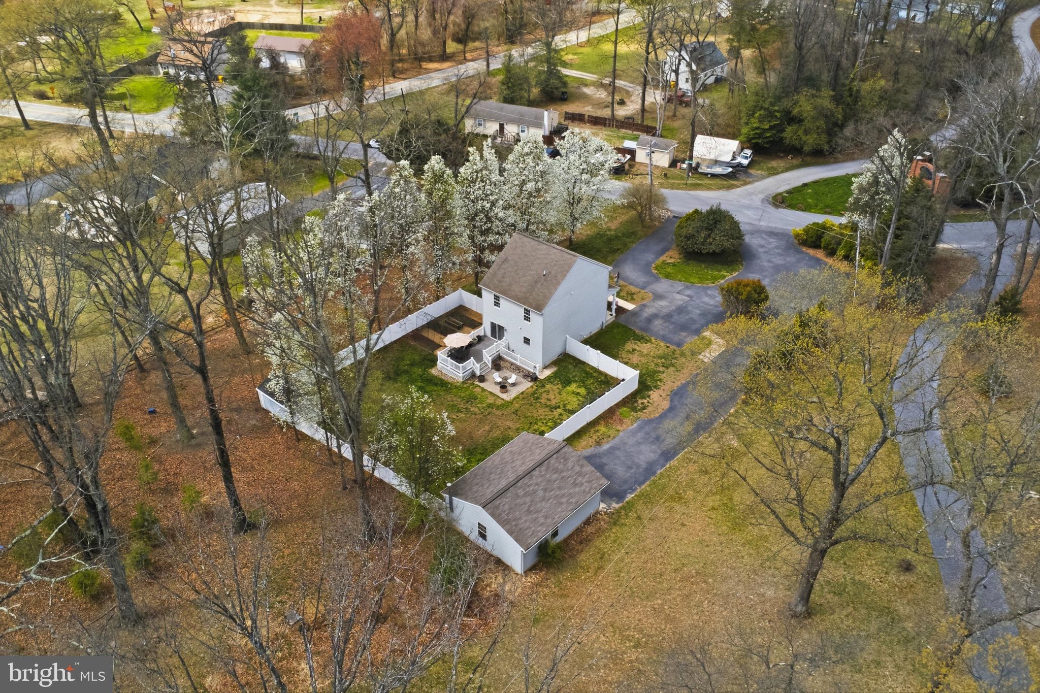 7717 Colonial Beach Road Pasadena, MD 21122 - Photo 3 of 51