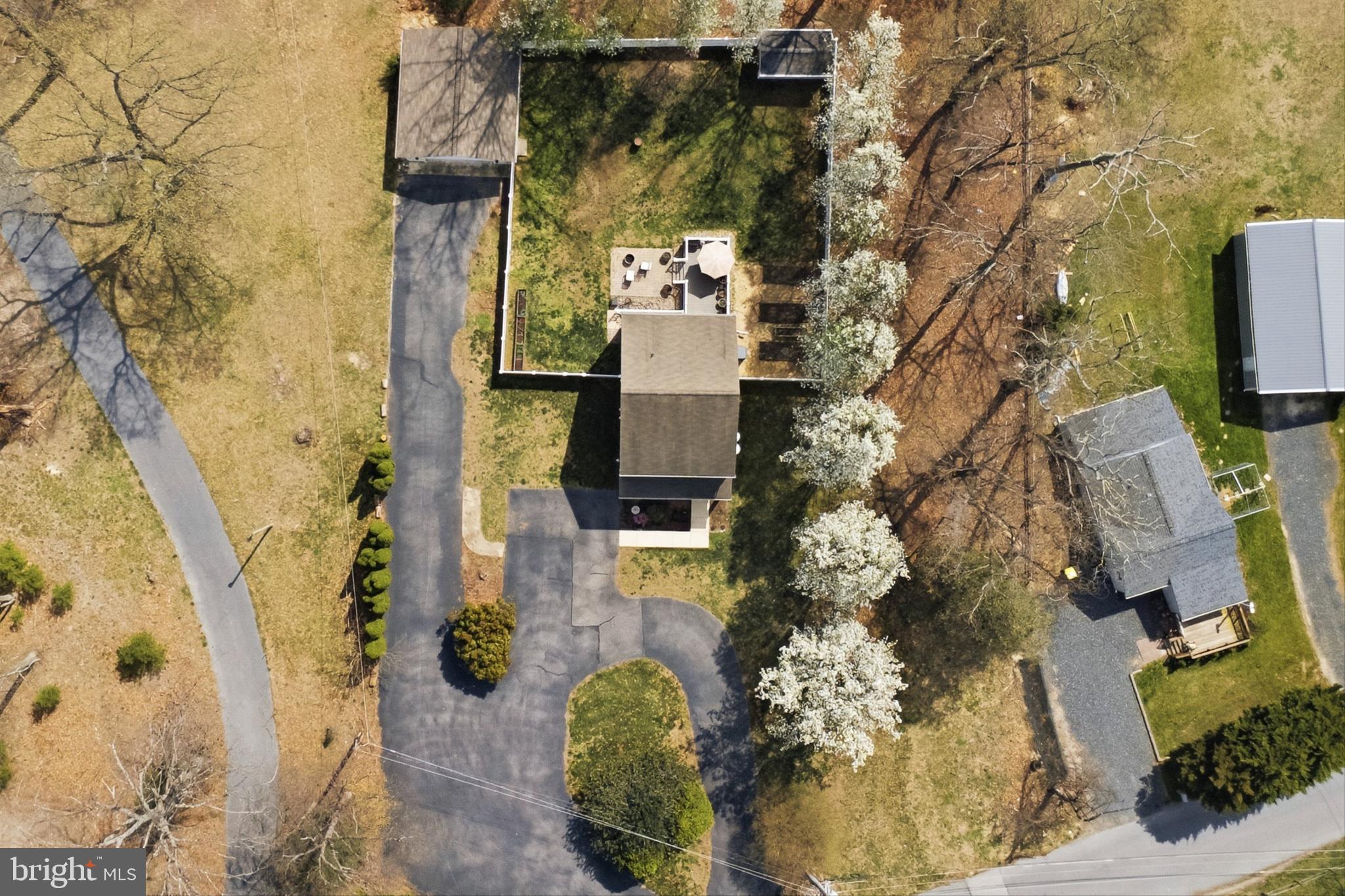 7717 Colonial Beach Road Pasadena, MD 21122 - Photo 4 of 51