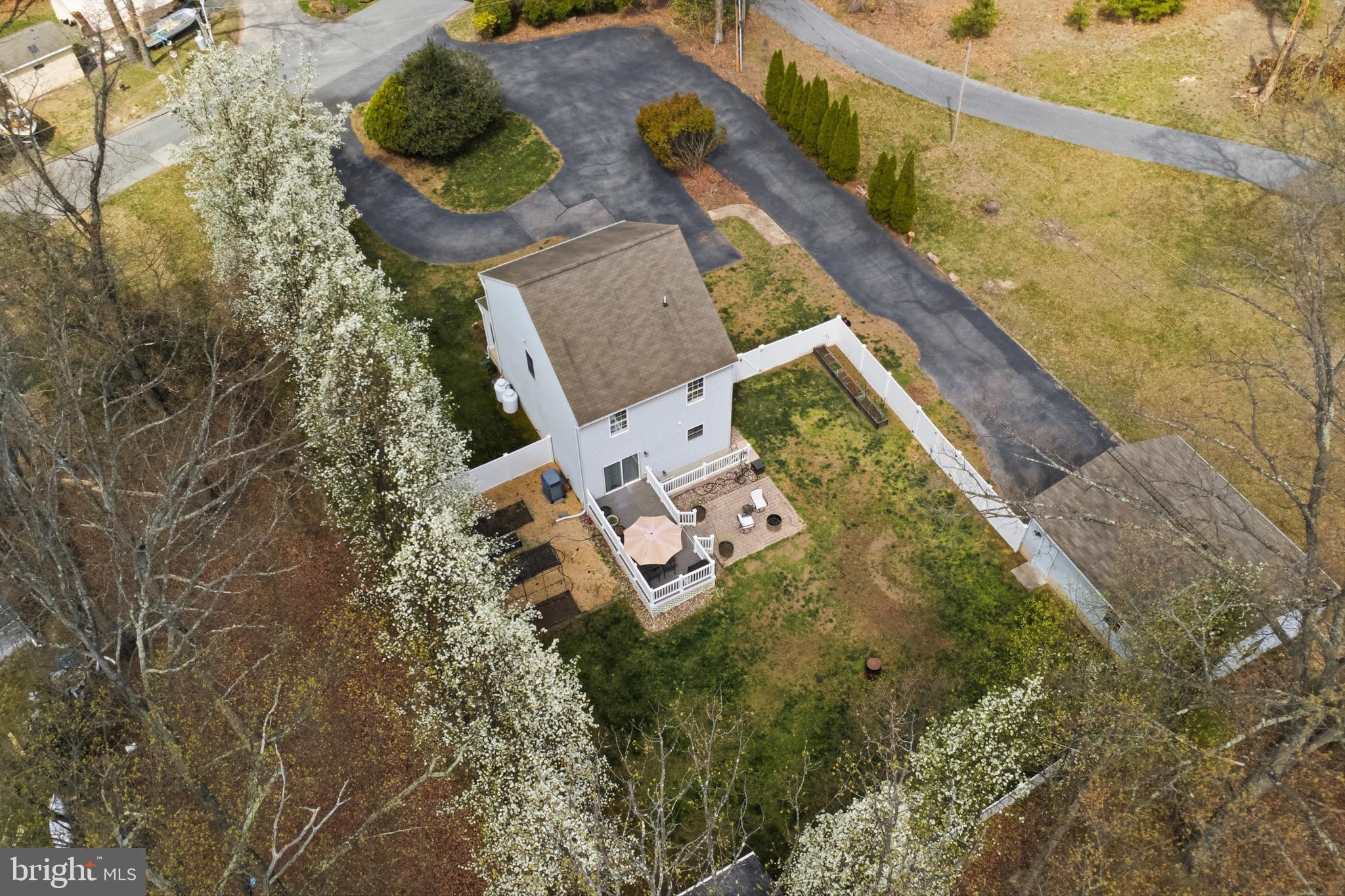 7717 Colonial Beach Road Pasadena, MD 21122 - Photo 5 of 51