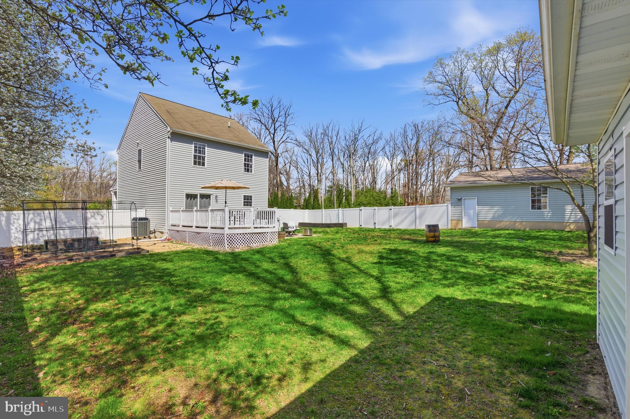 7717 Colonial Beach Road Pasadena, MD 21122 - Photo 8 of 51