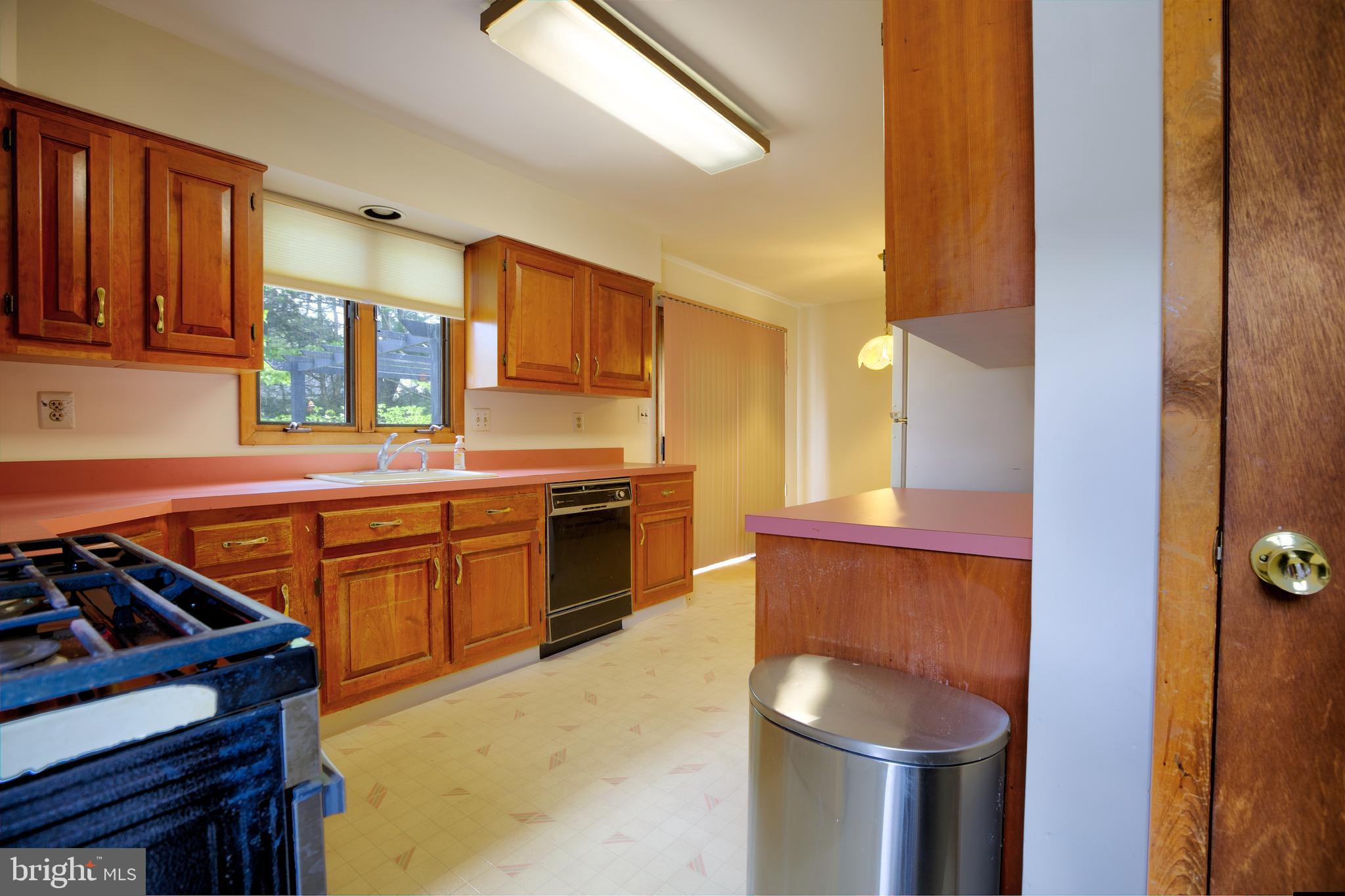 536 4th Lindenwold, NJ 08021 - Photo 4 of 20