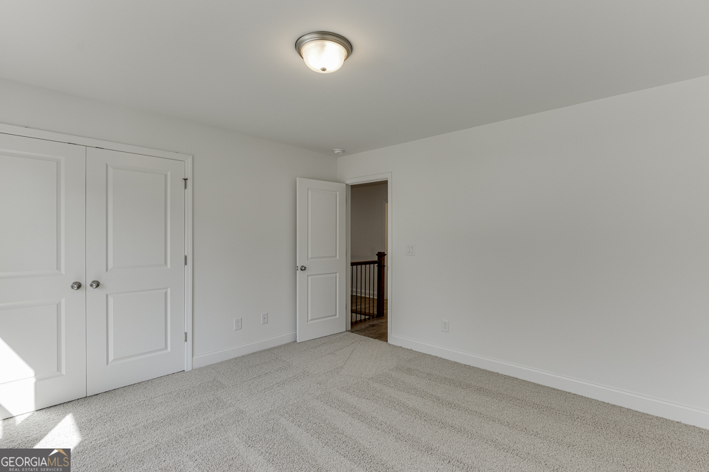1003 Lakeview Drive Commerce, GA 30529 - Photo 24 of 48 a view of an empty room