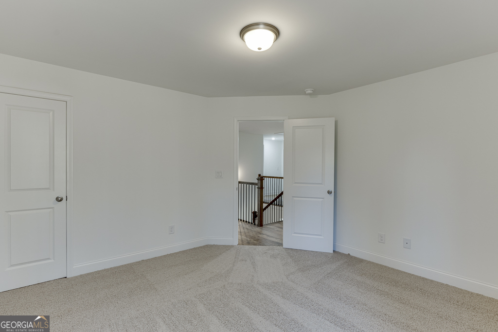 1003 Lakeview Drive Commerce, GA 30529 - Photo 26 of 48 wooden floor in an empty room