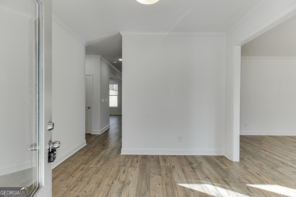 1003 Lakeview Drive Commerce, GA 30529 - Photo 4 of 48 wooden floor in a gallery