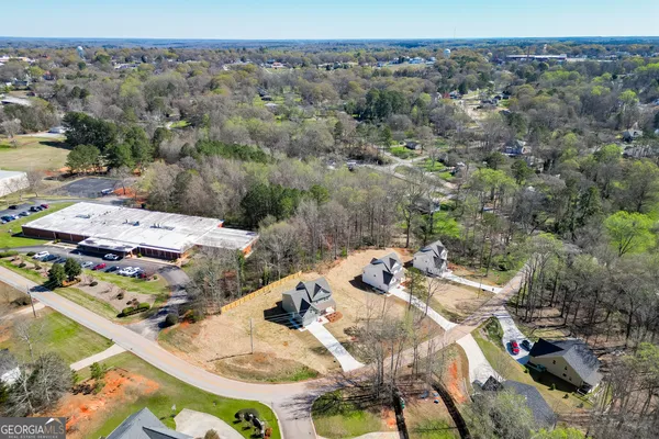 $477,000 | 1003 Lakeview Drive, Commerce, GA 30529