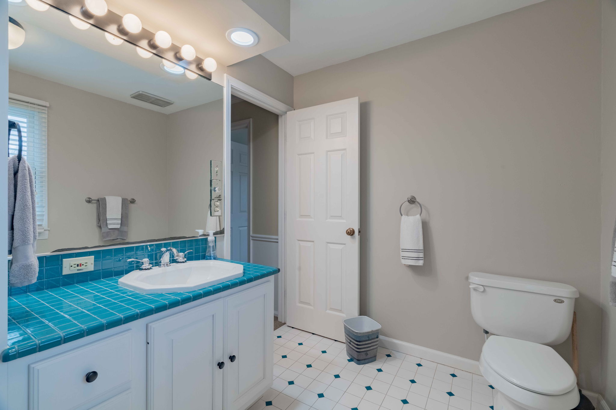 2710 North Orchard Road Marion, IN 46952 - Photo 37 of 48 Gallery Image 37