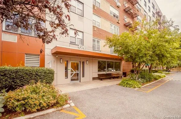 $3,850 | 1 Balint Drive, Unit 366, Yonkers, NY 10710