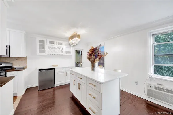 $3,850 | 1 Balint Drive, Unit 366, Yonkers, NY 10710