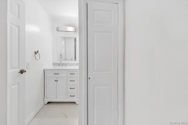 $3,850 | 1 Balint Drive, Unit 366, Yonkers, NY 10710