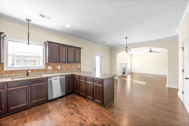 $2,100 | 3771 Windmill Drive, Clarksville, TN 37040