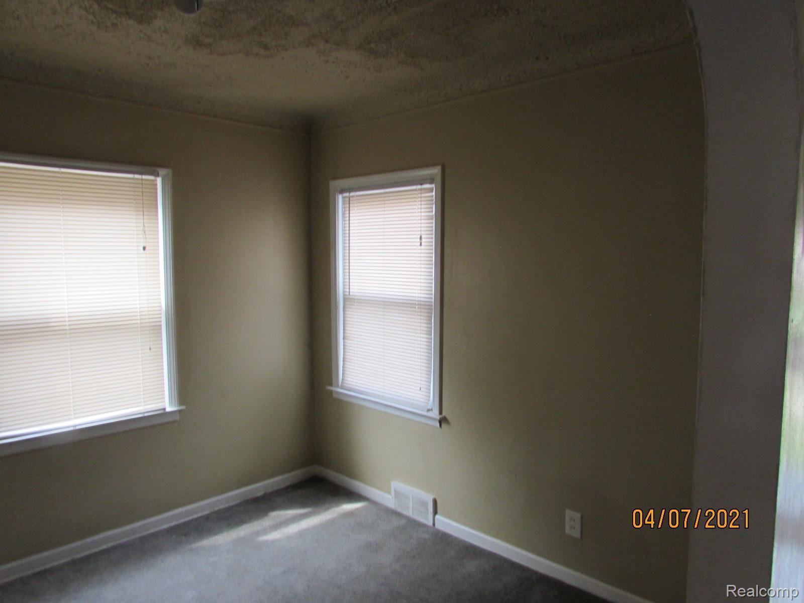 12660 Riad Street Detroit, MI 48224 - Photo 11 of 40 IMG_2197.JPG