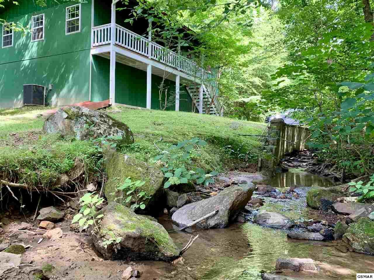 2944 Hatcher Mountain Road Sevierville, TN 37862 - Photo 2 of 20