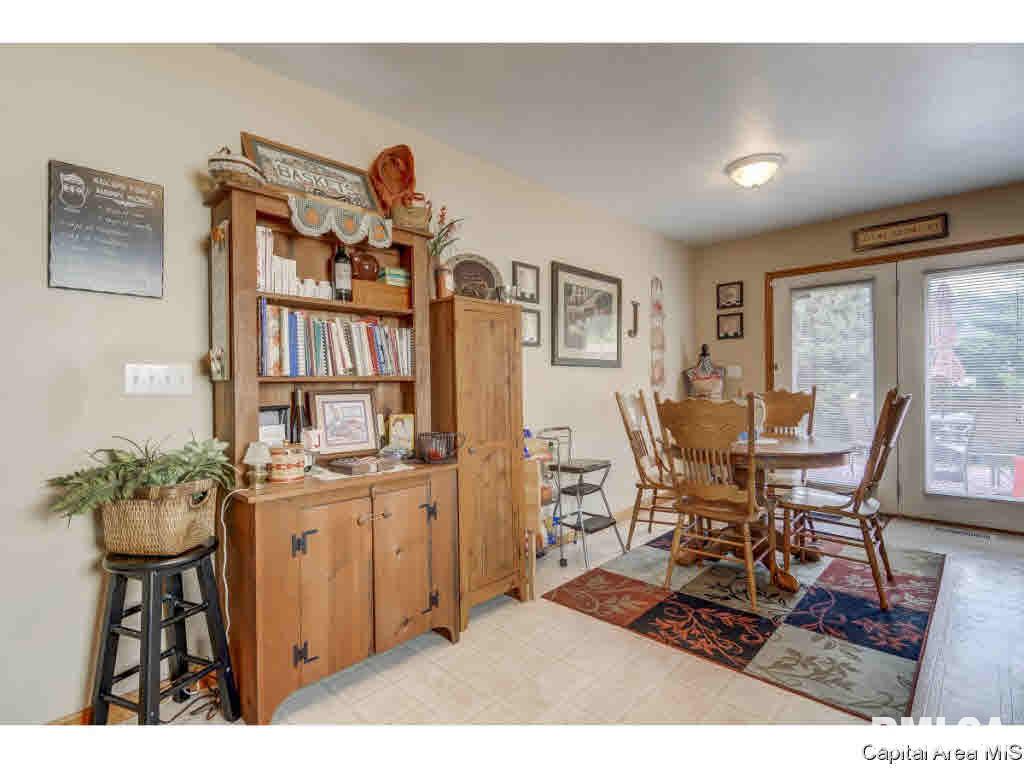 214 Eagle Ridge Drive Chatham, IL 62629 - Photo 7 of 15 Gallery Image 7
