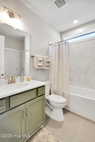 $989,000 | 3791 Bay Colony Road Northeast, Leland, NC 28451