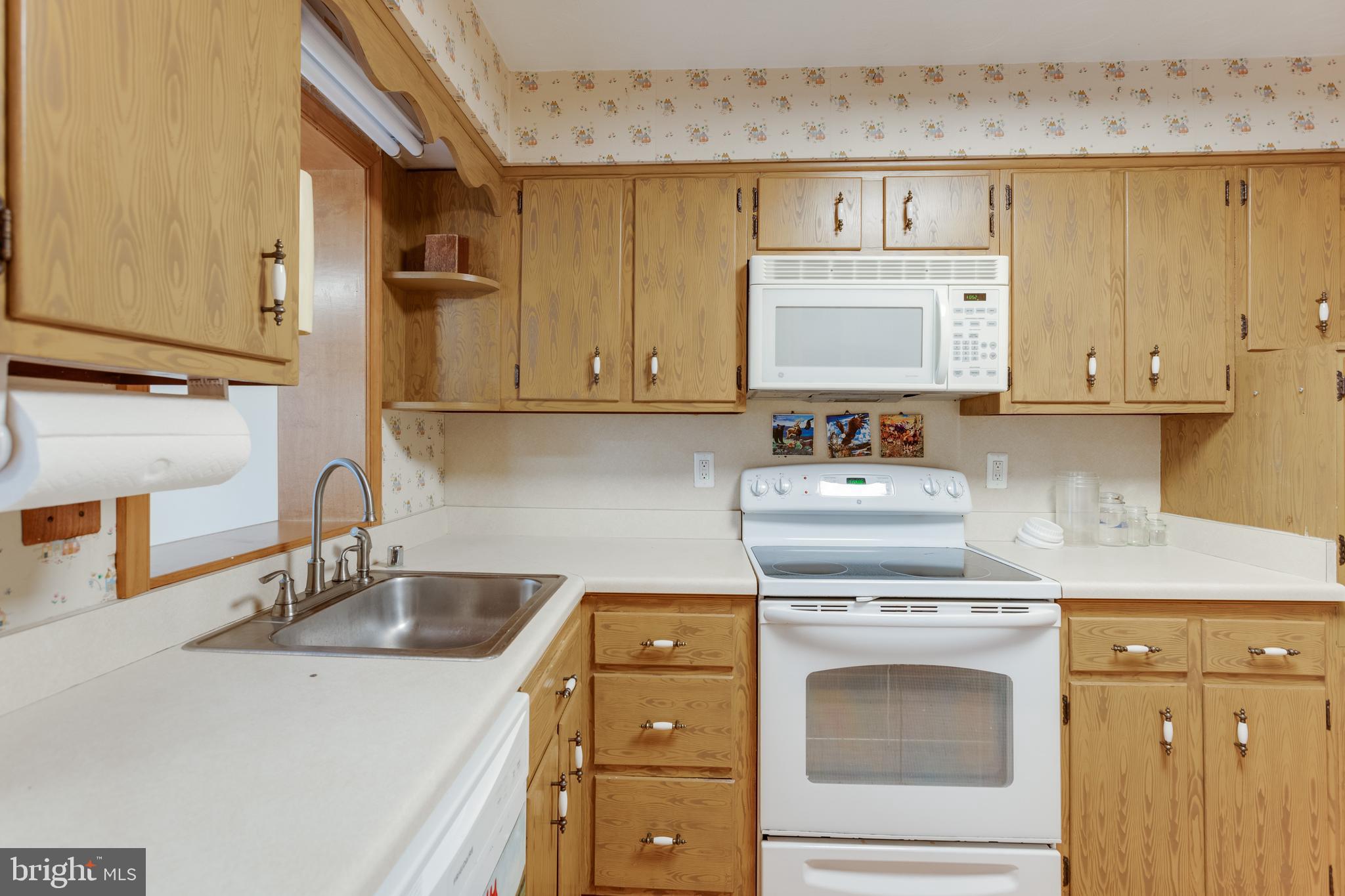 18310 Candice Drive Triangle, VA 22172 - Photo 11 of 57