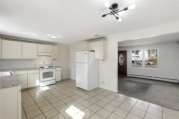 $1,700 | 10 Henry Street, Providence, RI 02909