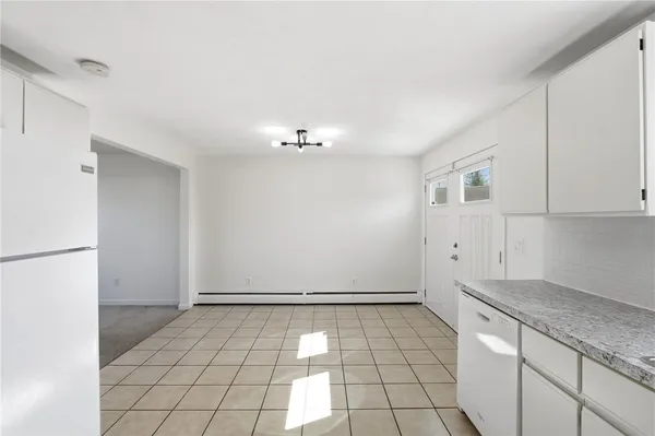$1,700 | 10 Henry Street, Providence, RI 02909