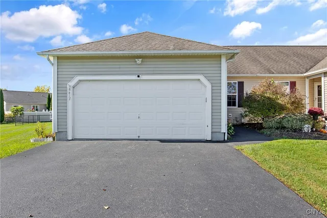 $299,900 | 8417 Boyko Farm, Cicero, NY 13039