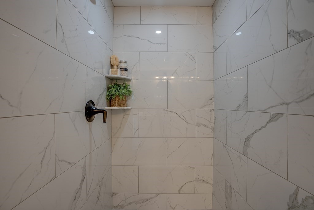 6 Red Hill Road North Reading, MA 01864 - Photo 22 of 38