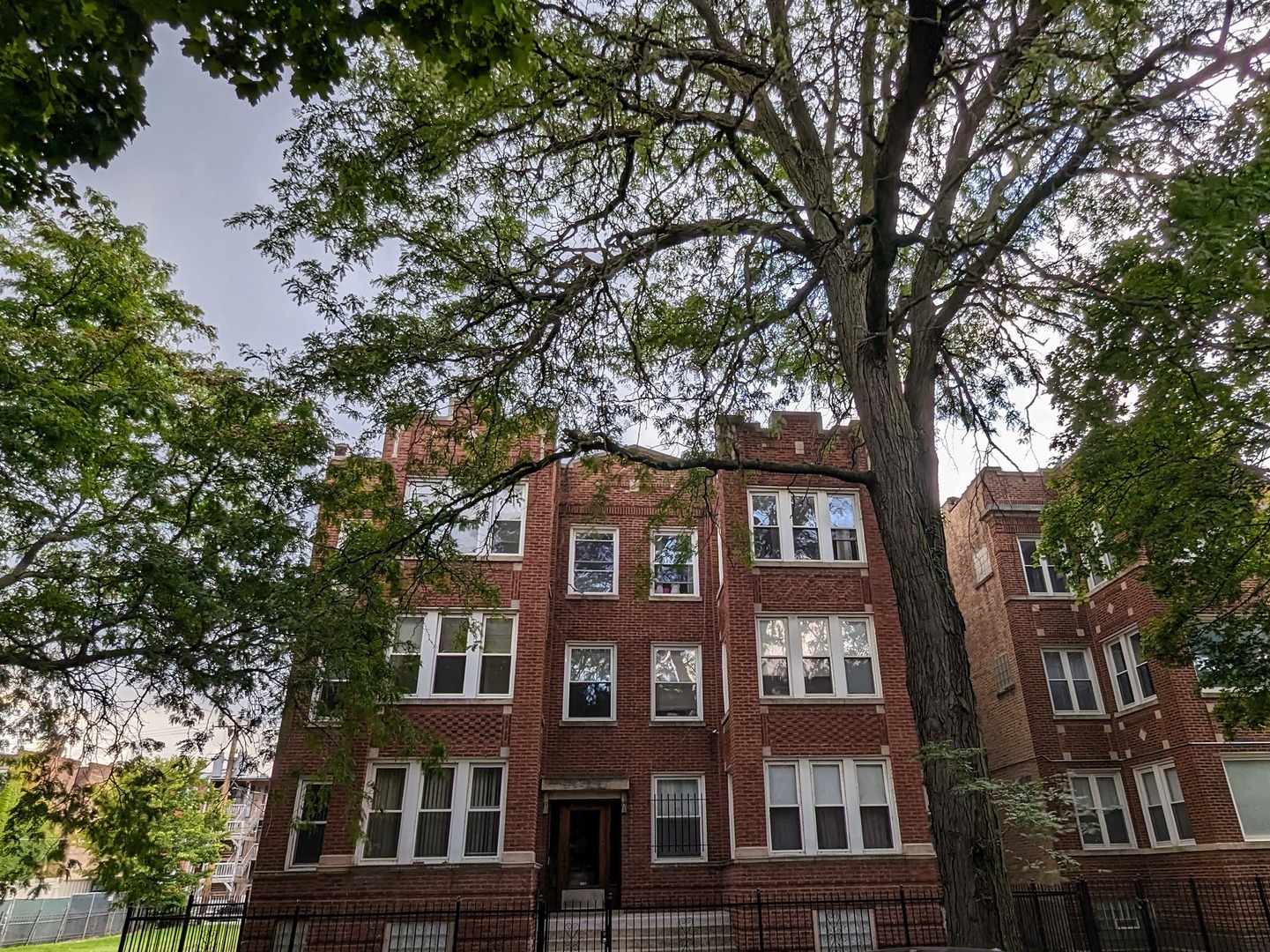 6730 South Ridgeland Avenue, Unit 2 Chicago, IL 60649 - Photo 1 of 12