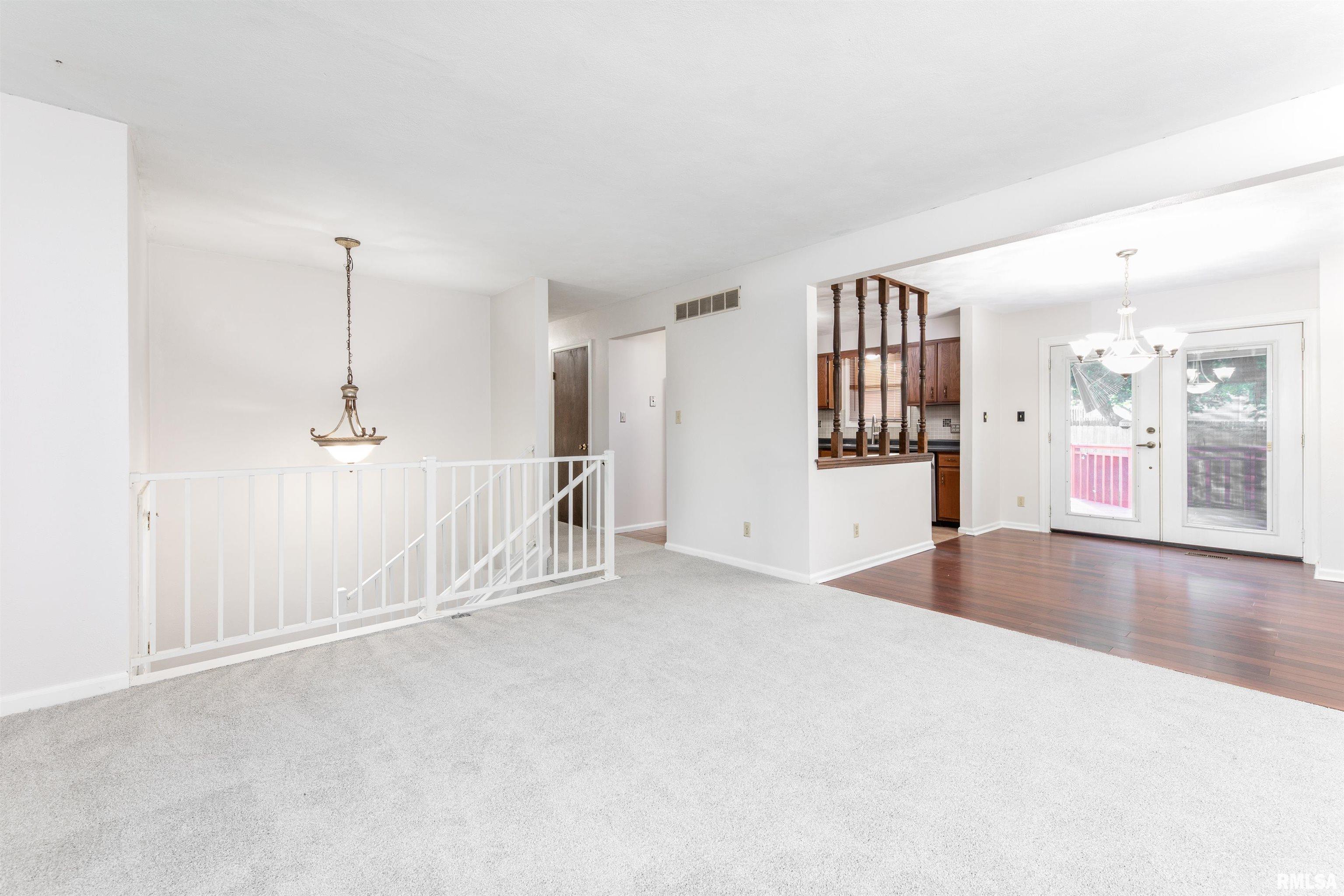 1315 West Queens Court Road Peoria, IL 61614 - Photo 10 of 52